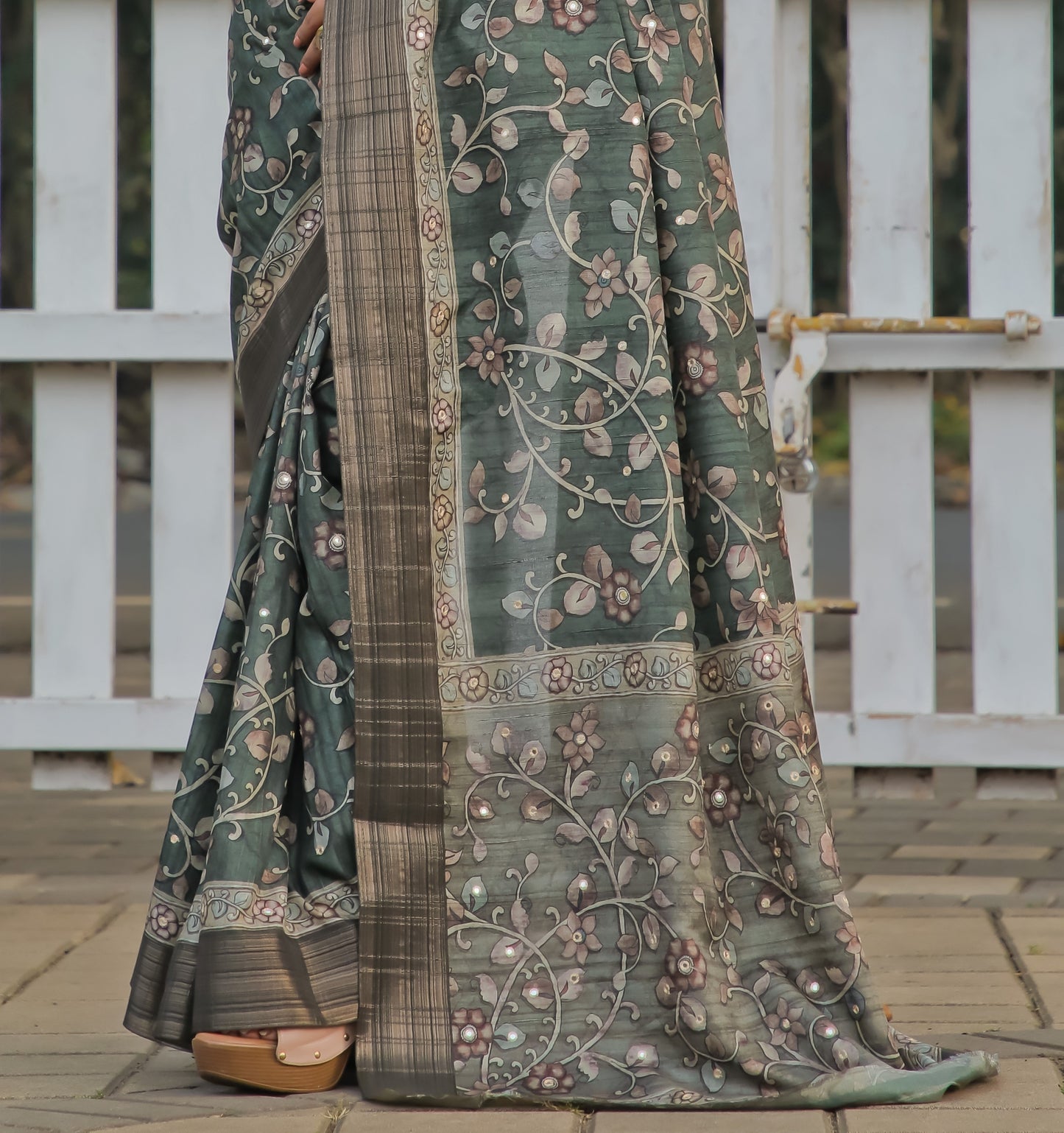 Green Kalamkari Mirror Work Tussar Saree
